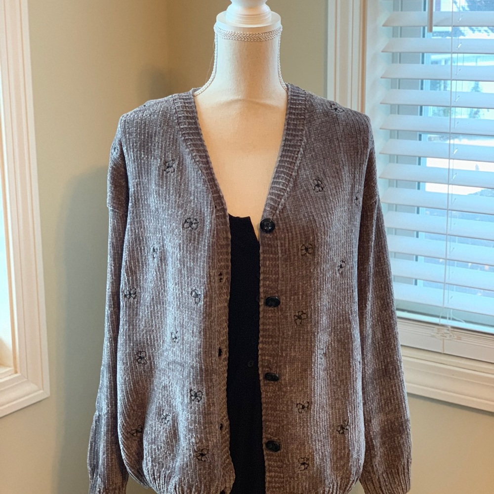 Women’s Gray sweater
